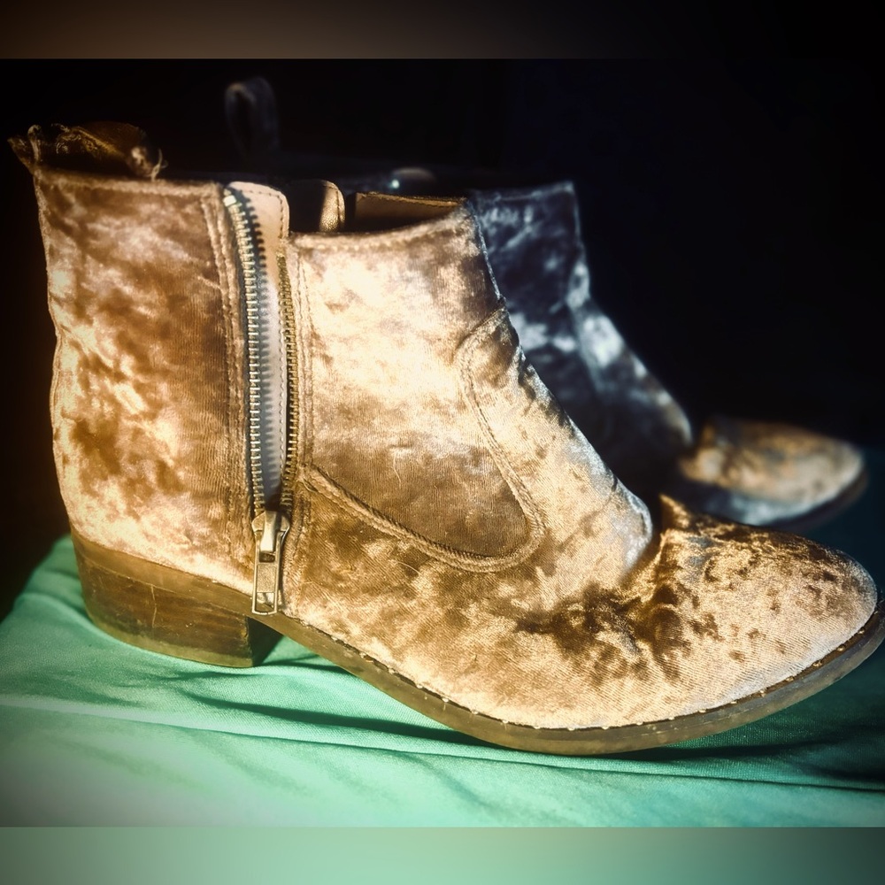 American Eagle W11 zip-up boot